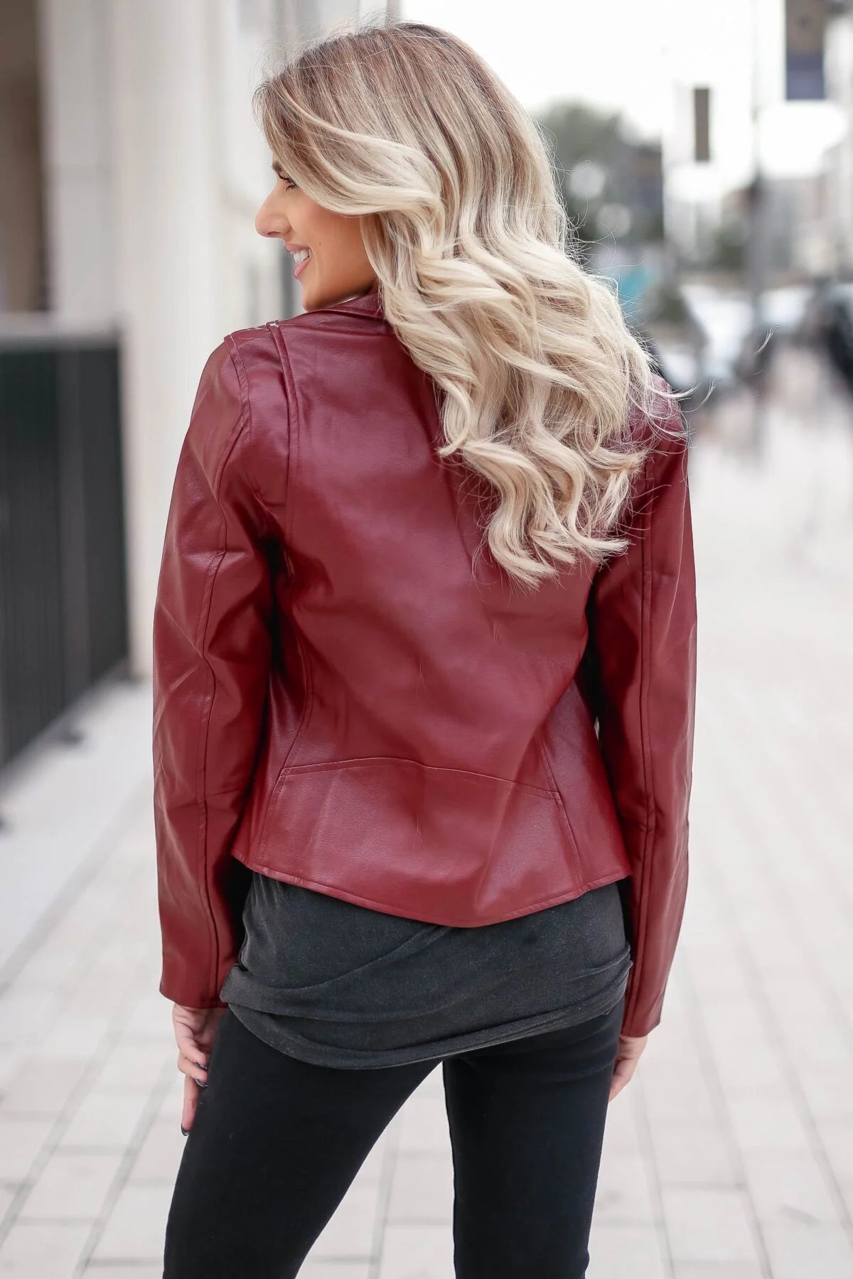 Slim fit women’s leather jacket

